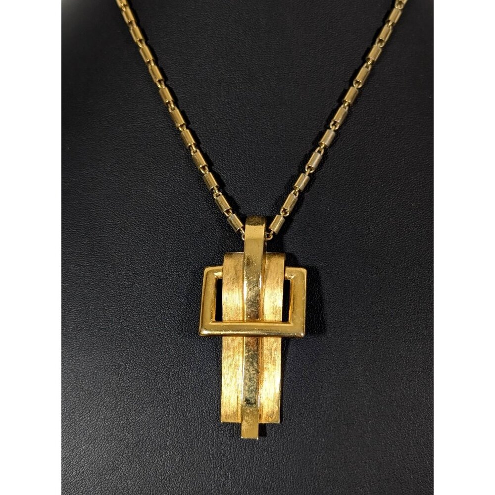 VTG Crown Trifari Textured Polished‎ Belt Buckle Pendant Necklace 17 in MCM